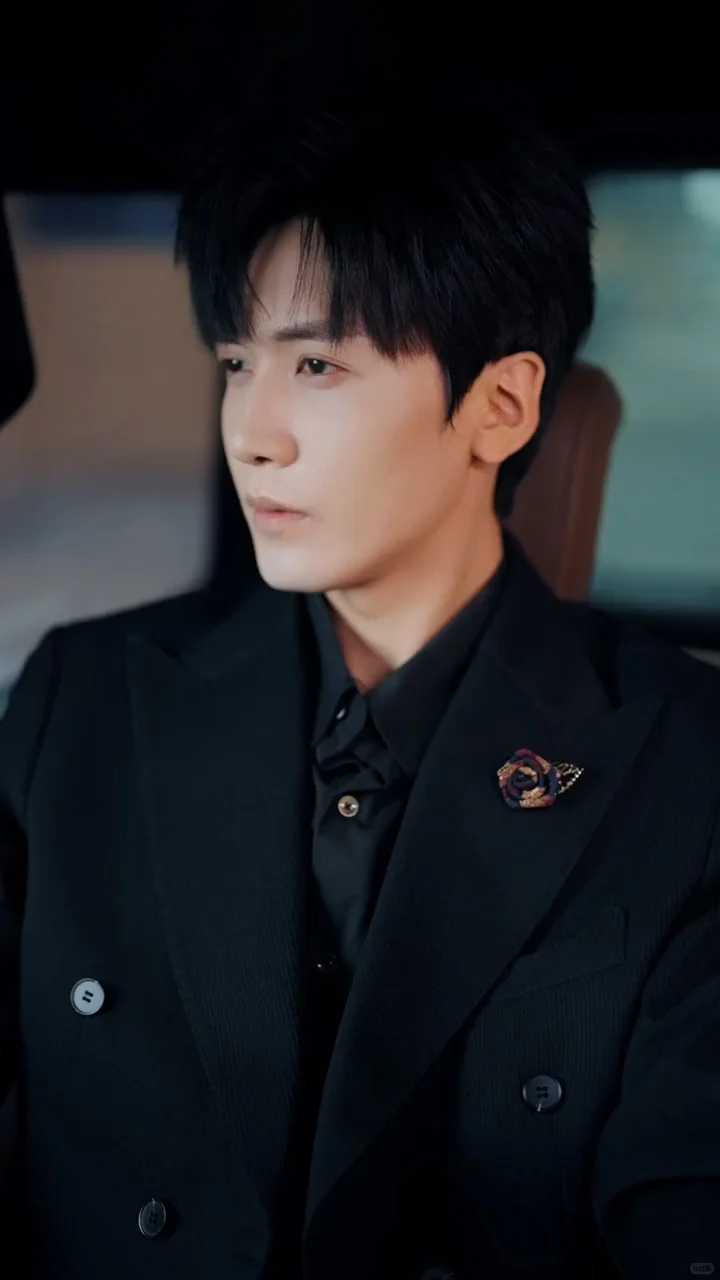 国产短剧《总裁的闪婚甜妻》