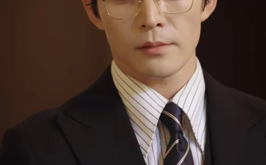 来喽！是财阀家的赵daddy啊