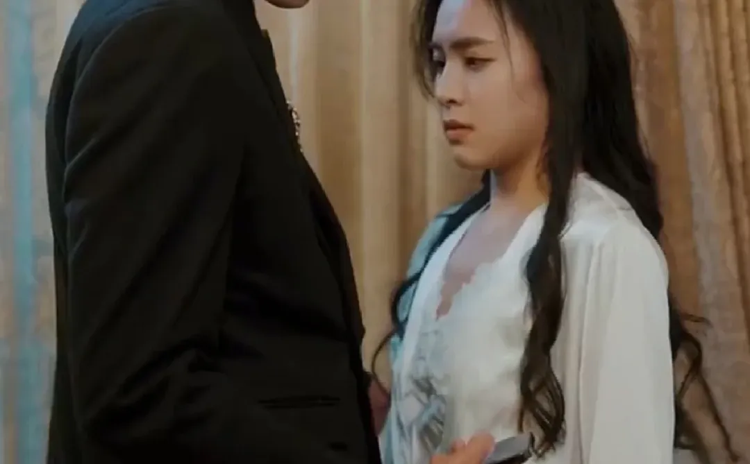 王凯沐新剧-相看两不厌