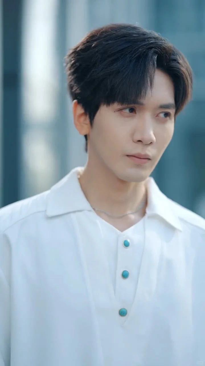 国产短剧《总裁的闪婚甜妻》