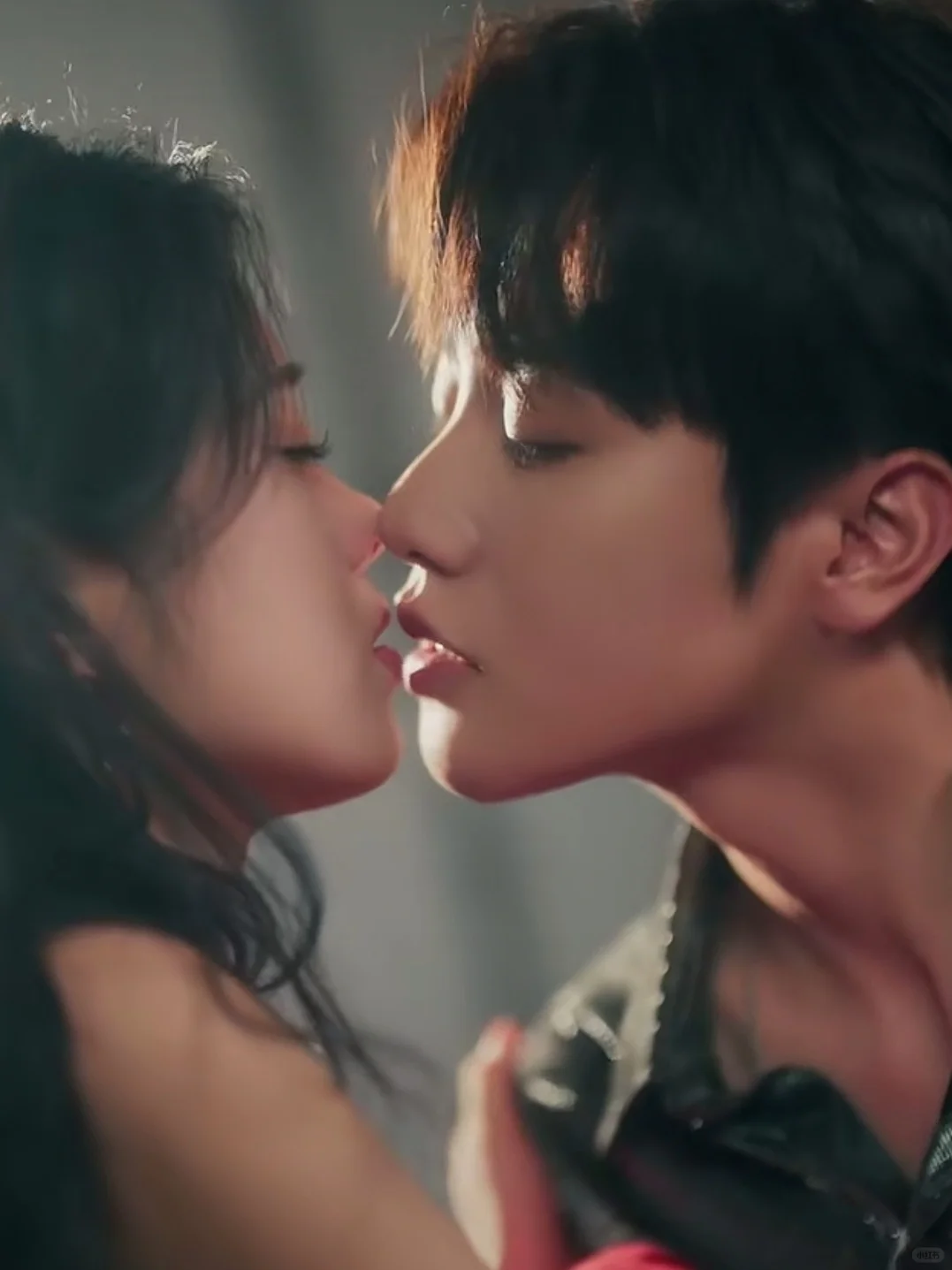 腹黑港商大佬＆矫俏黑心美人，化学反应绝！