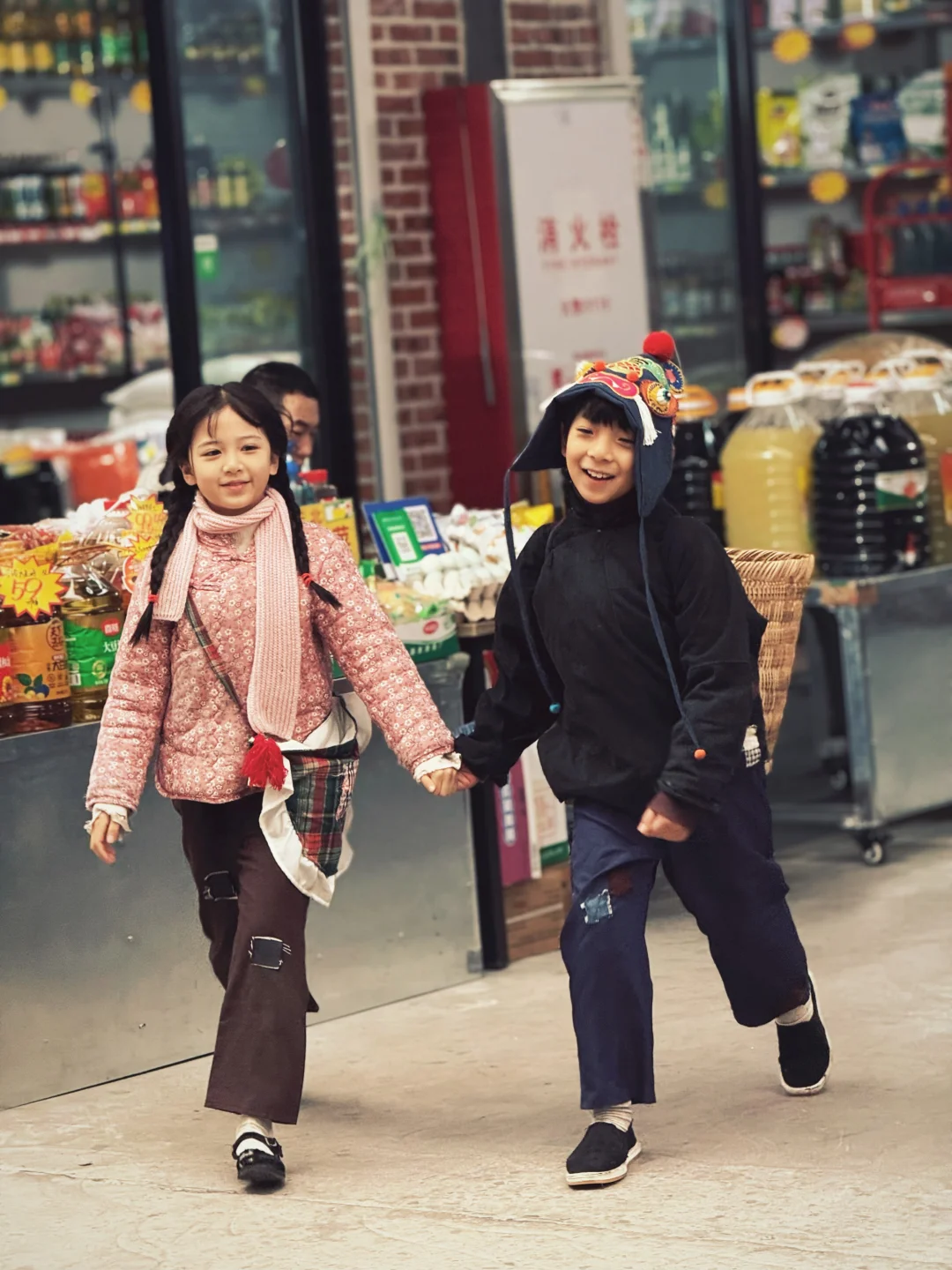 剧照<六零柴房通现代>