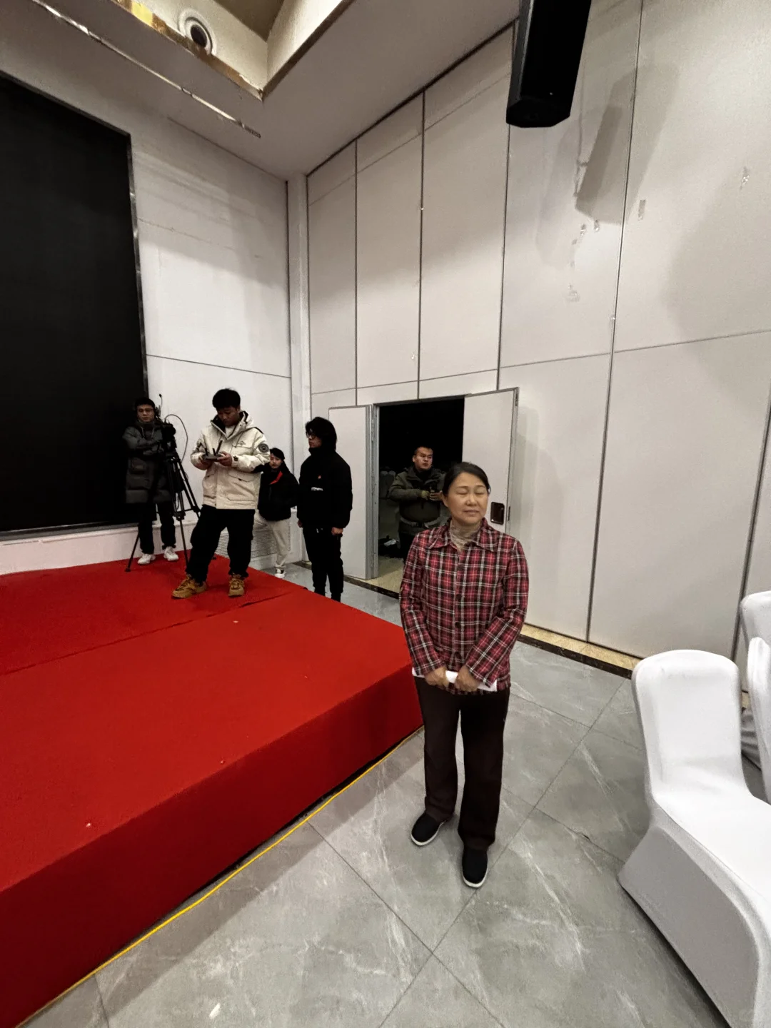 《重逢在尘埃里》短剧开拍