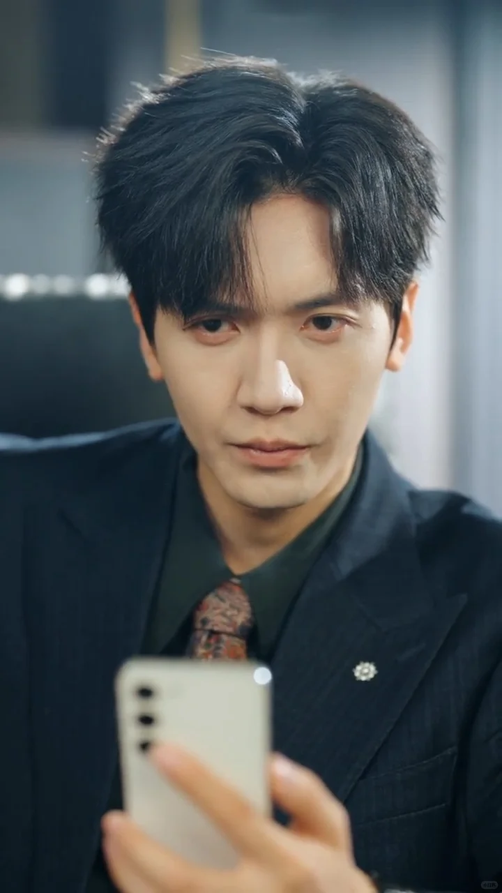 国产短剧《总裁的闪婚甜妻》