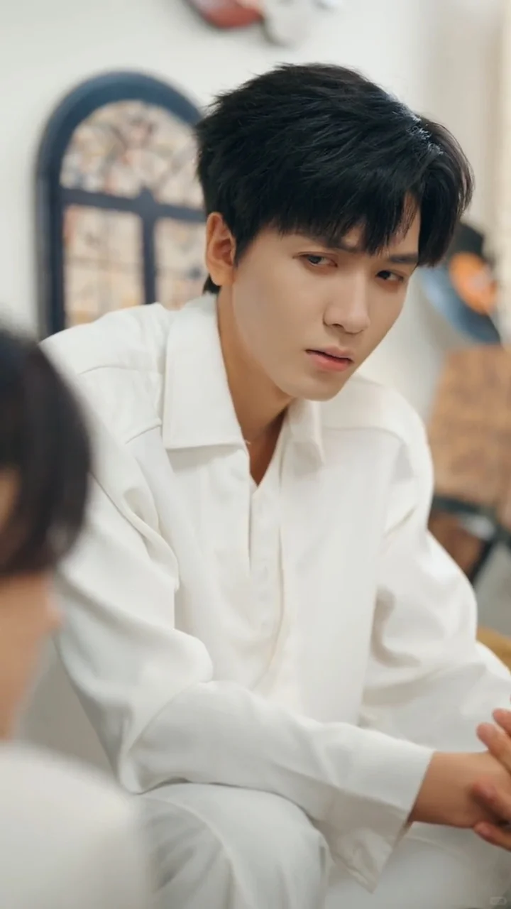 国产短剧《总裁的闪婚甜妻》