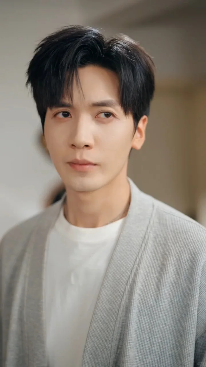 国产短剧《总裁的闪婚甜妻》