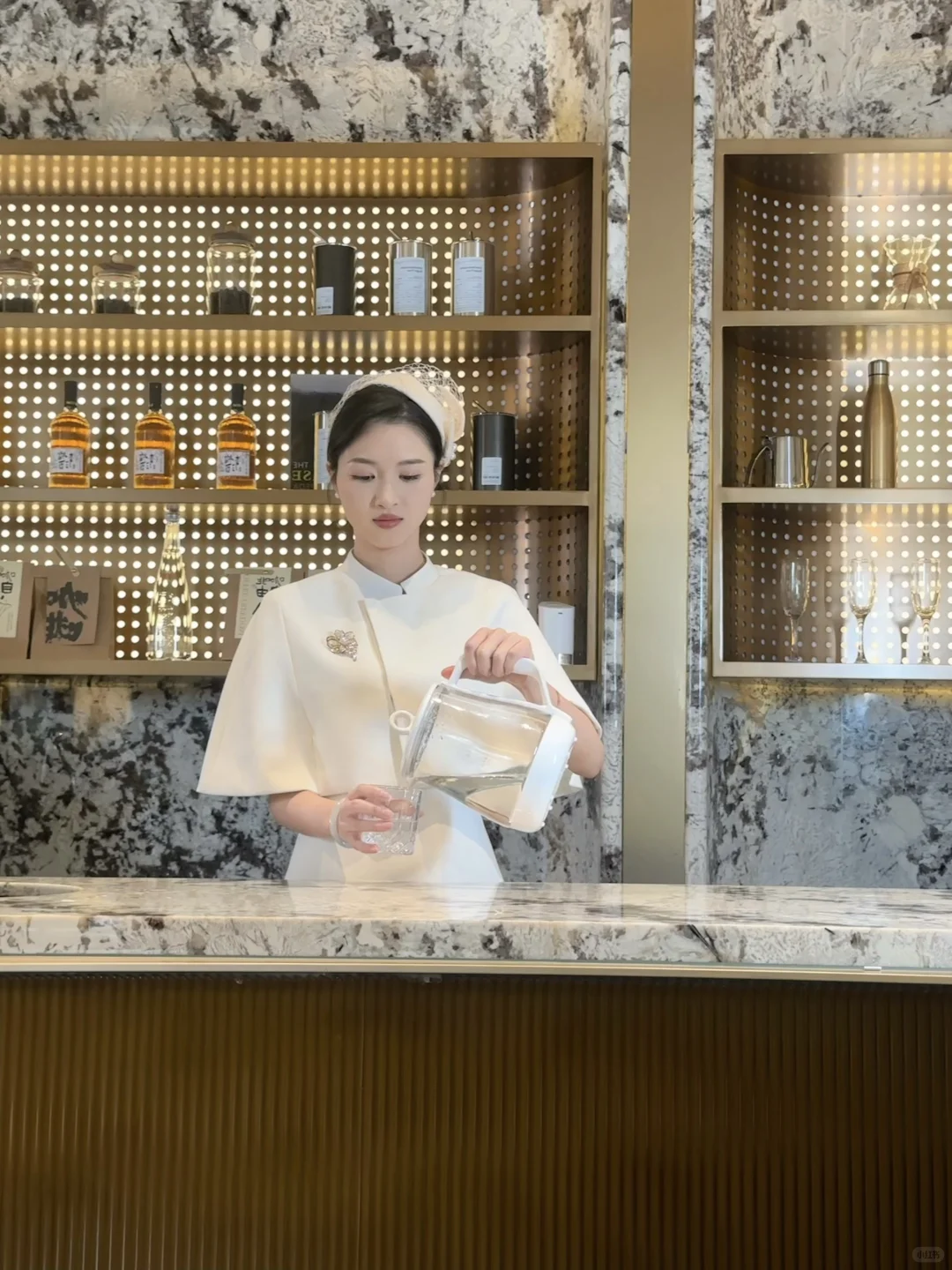 谁懂啊，在售楼部撞见霸道总裁短剧拍摄