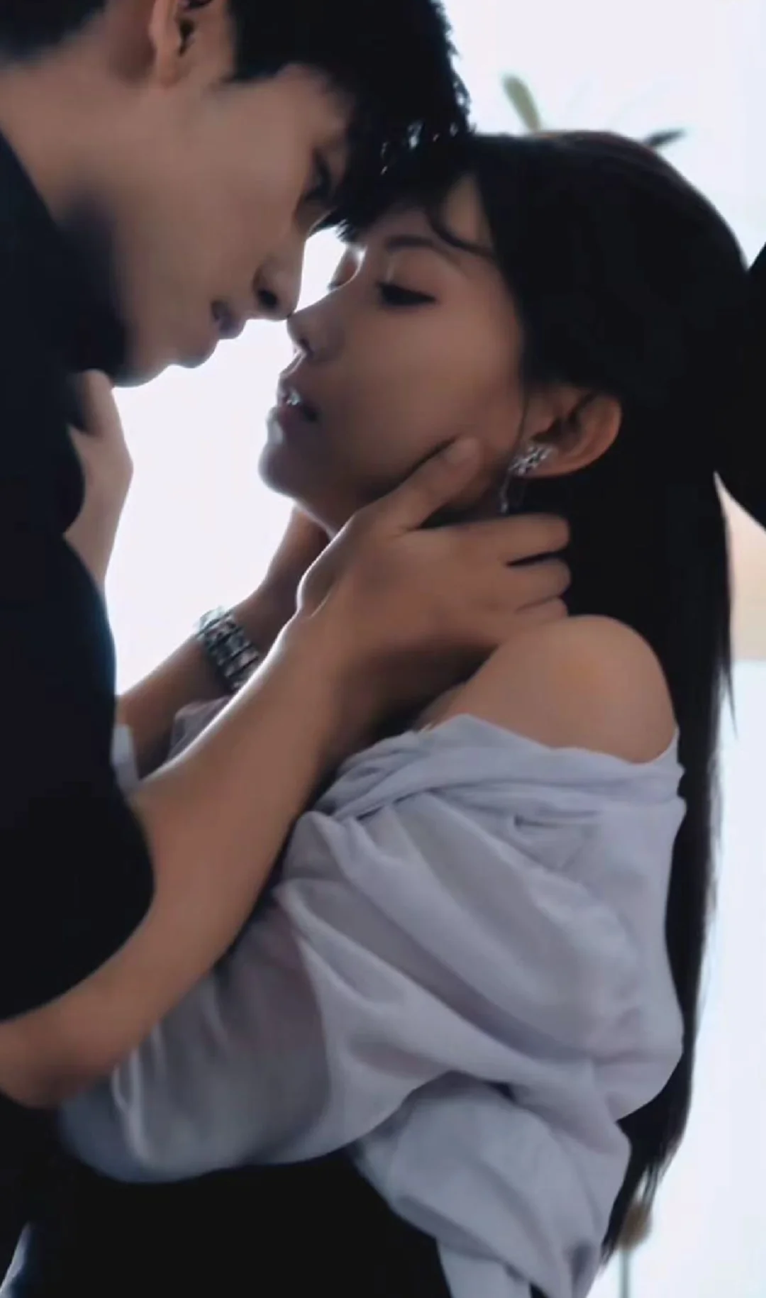 失控占有❤️大黄丫头们冲!嘎嘎亲库库吃肉