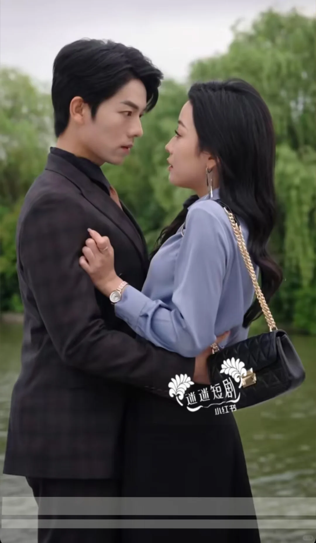 闪婚总裁都很穷，改名伪装婚约