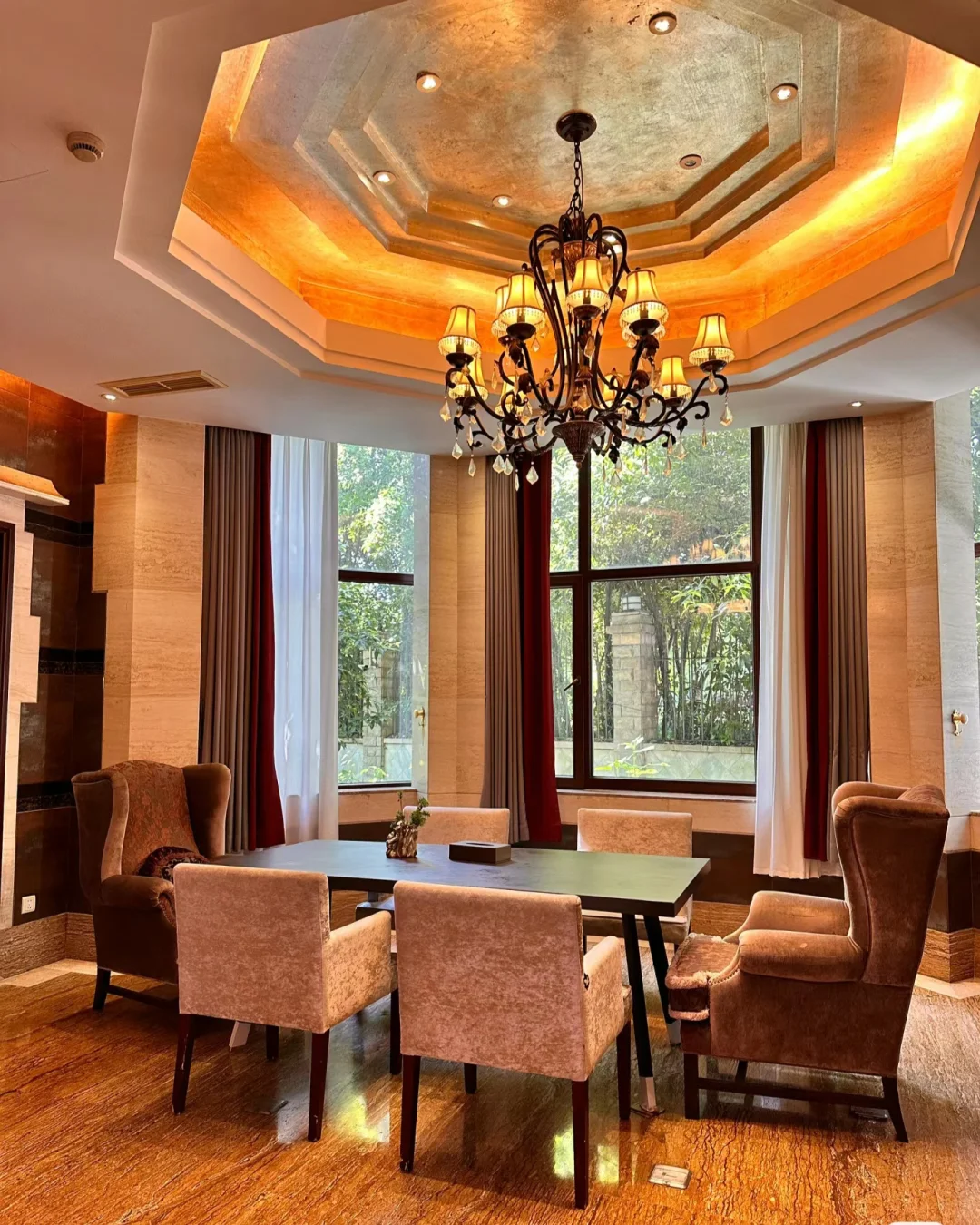 豪门短剧的福音，百亿总裁的家这个场地绝了