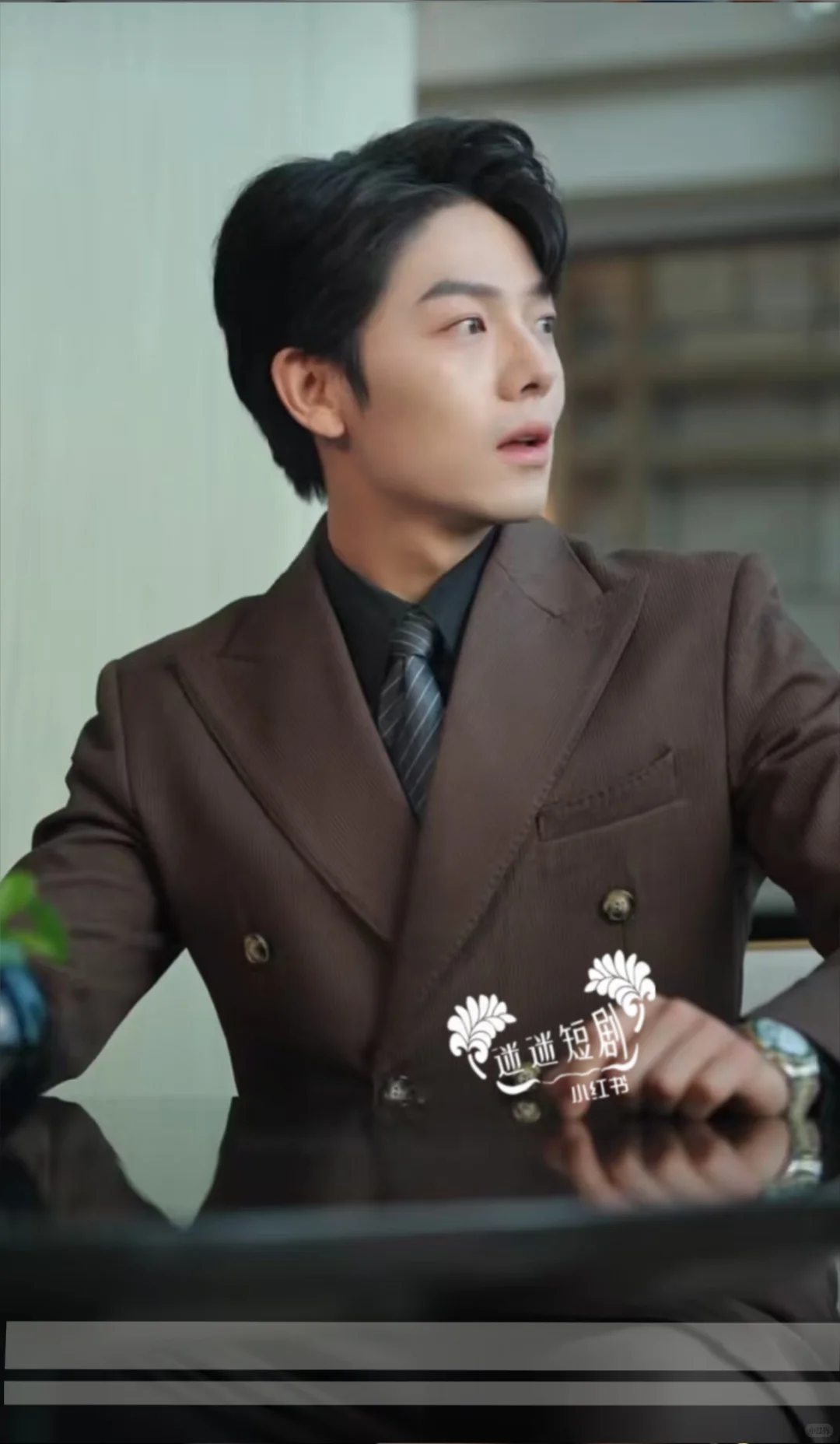 闪婚总裁都很穷，改名伪装婚约