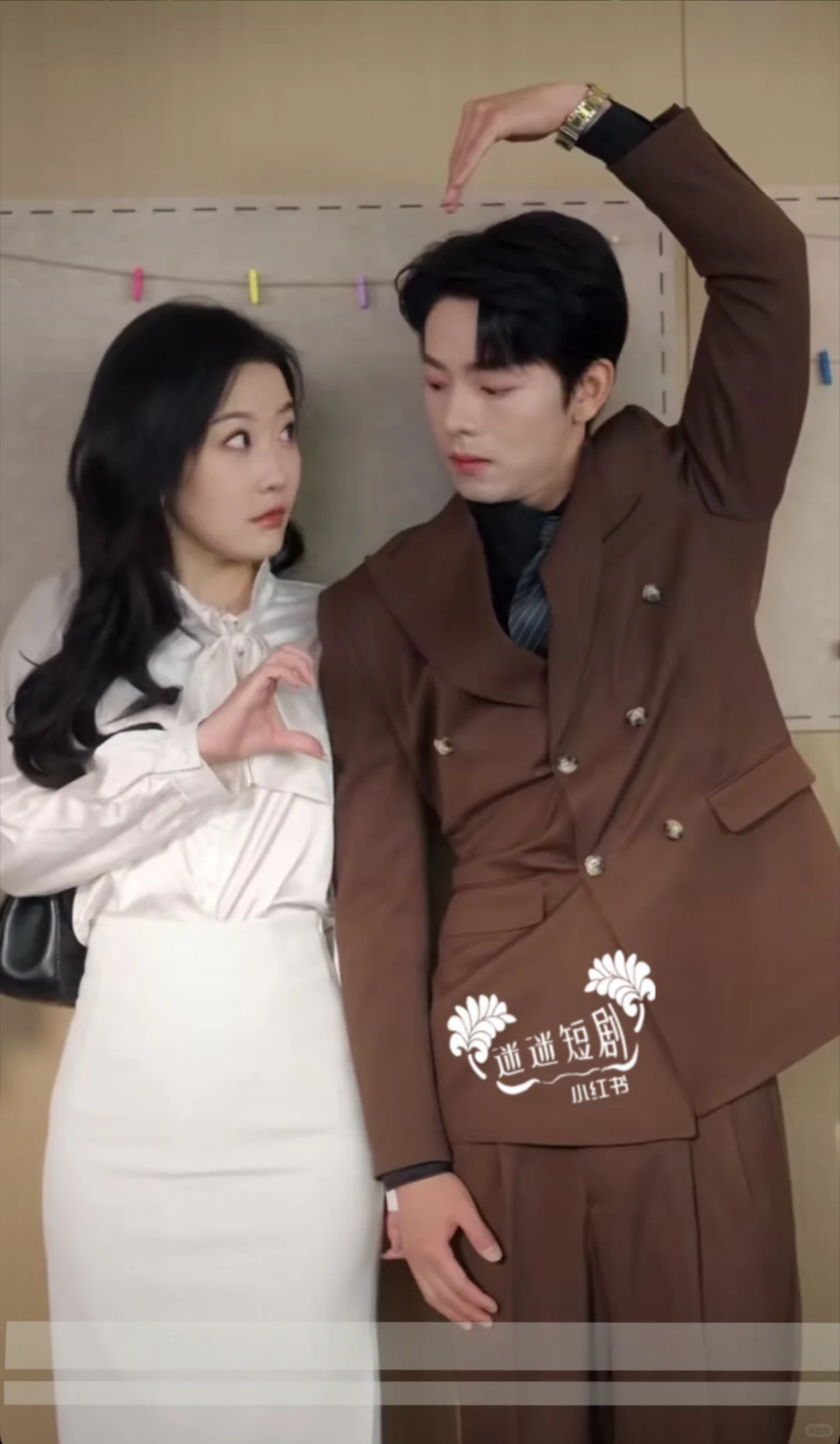 闪婚总裁都很穷，改名伪装婚约