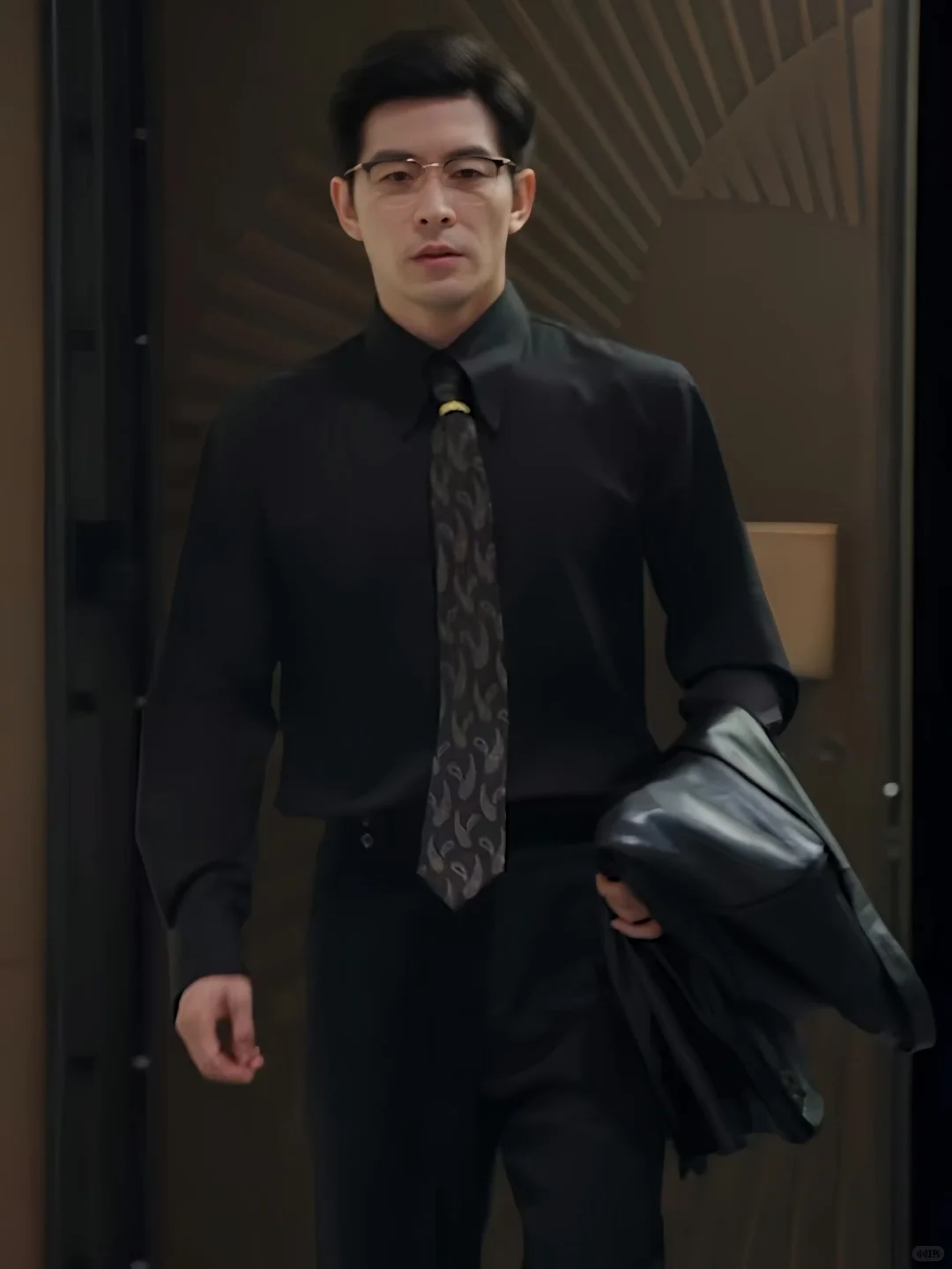 《非她不可》🔥港圈大佬×养子女友