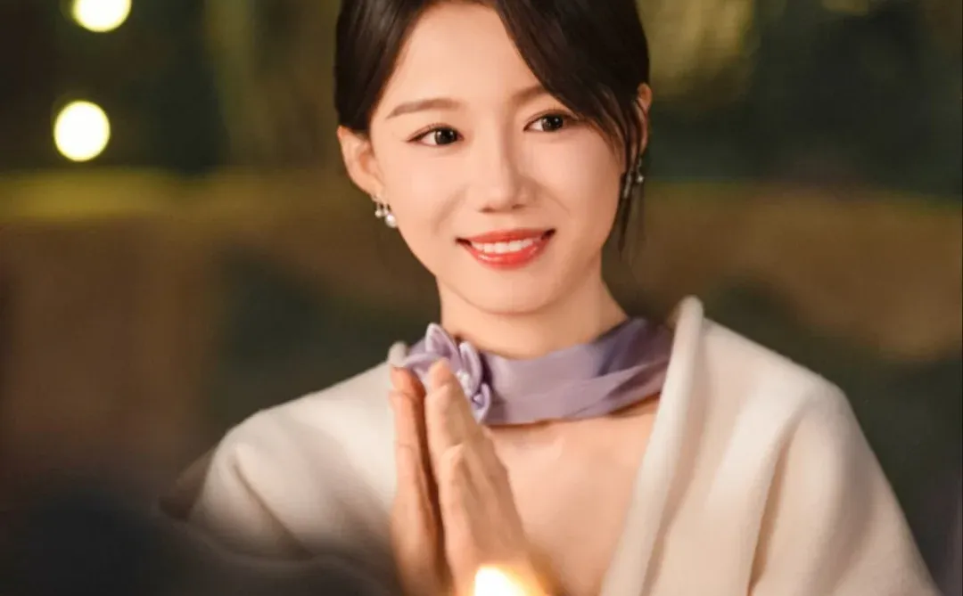 《朝阳似我》年上精英男主×坚韧温暖女主