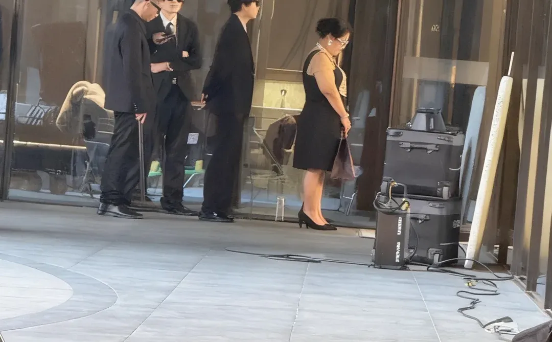 网红短剧杀疯了！女霸总爱上我是真滴！