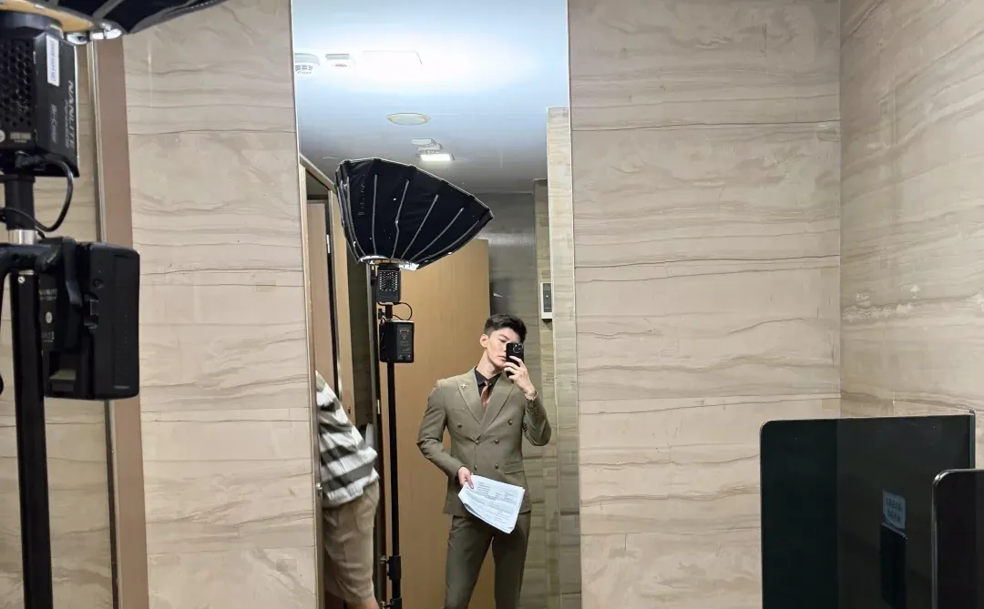 已经拍了16小时的短剧了，崩溃了