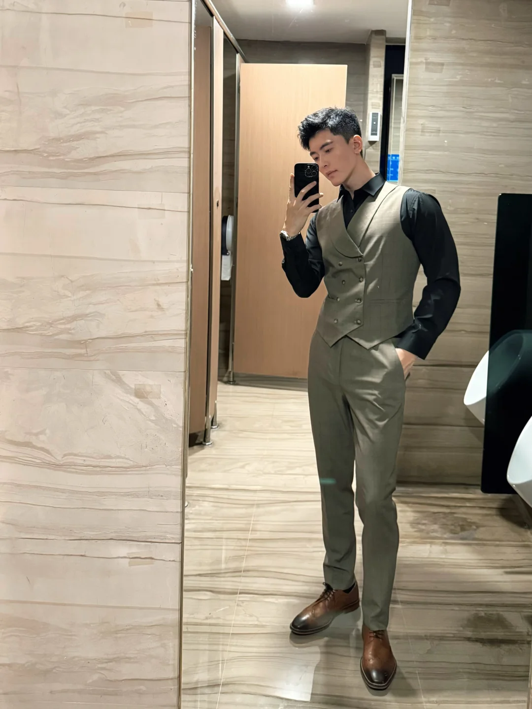 已经拍了16小时的短剧了，崩溃了