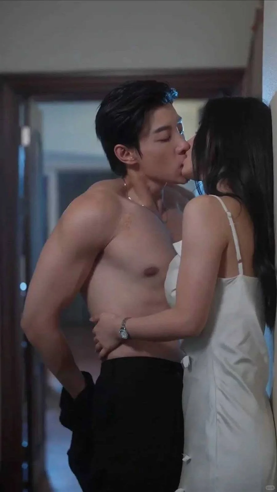 🎬 《闪婚后我成了大佬的掌中之物》 💥#马小