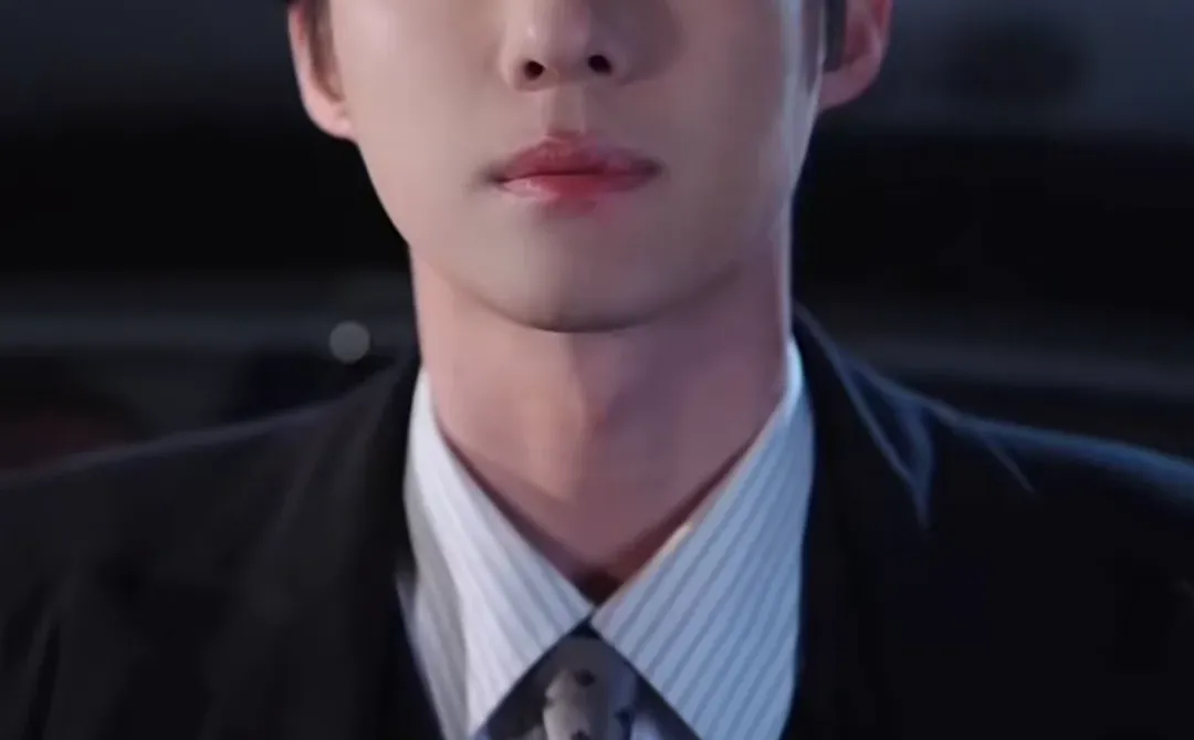 一个短剧镜头还原了小说场景