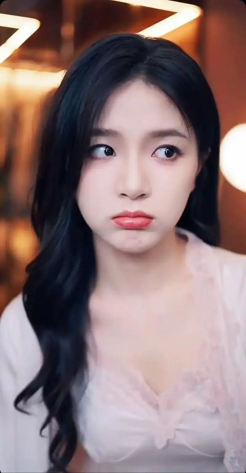 笑不活了！冷面总裁他天天听我“内心演戏”