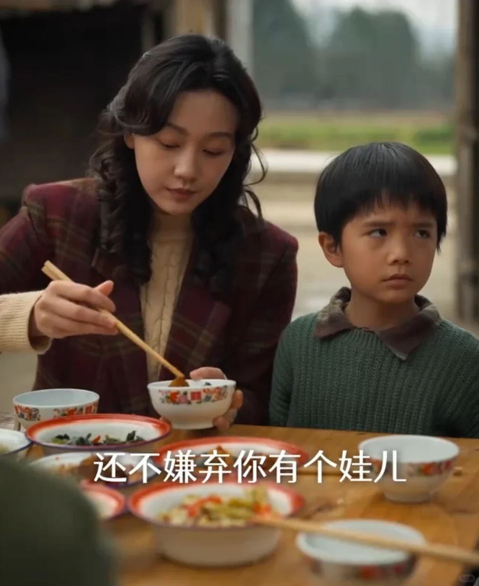 再看《家里家外》系列，我发现这一核心逻辑