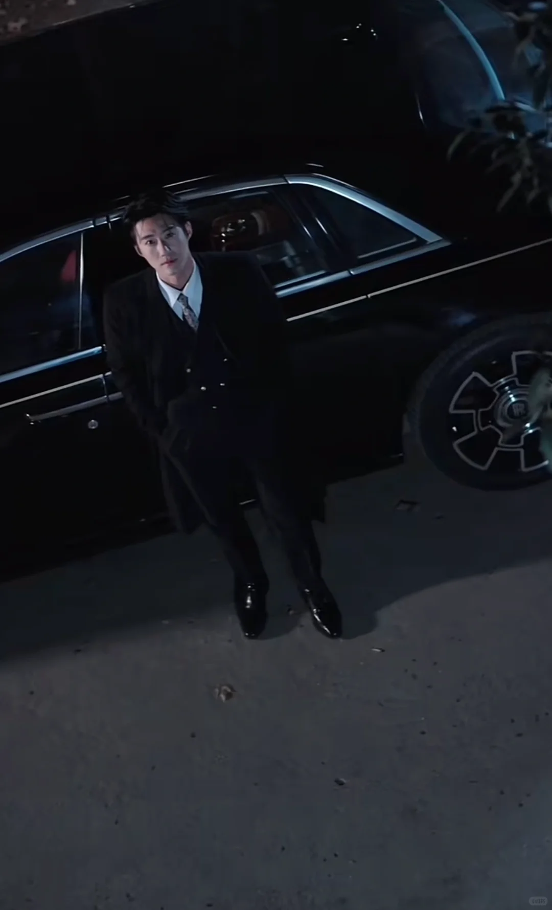 一个短剧镜头还原了小说场景