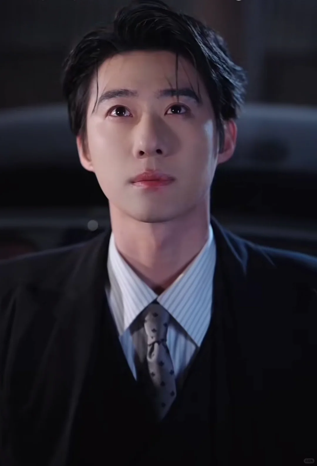 一个短剧镜头还原了小说场景