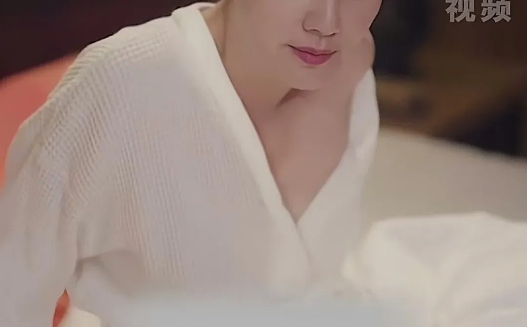 霸道总裁爱上四十五岁的我