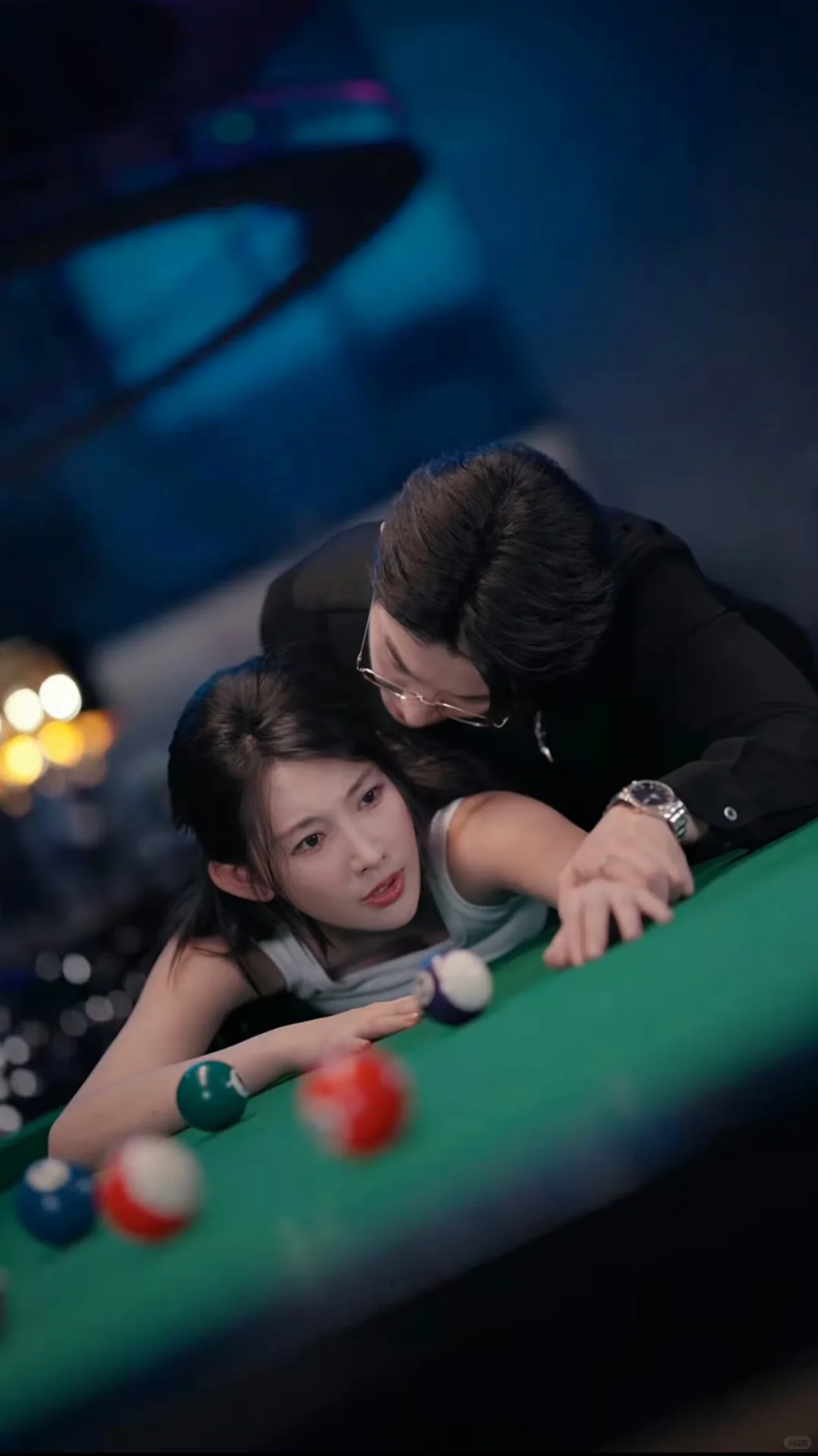 又是熟人下海的感觉🤣演的挺好，吻技不行😂