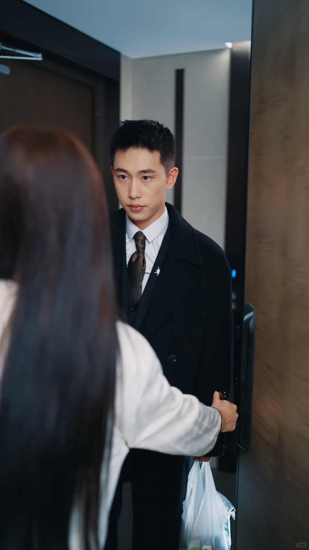 《前男友竟空降成为我老板》调色静帧