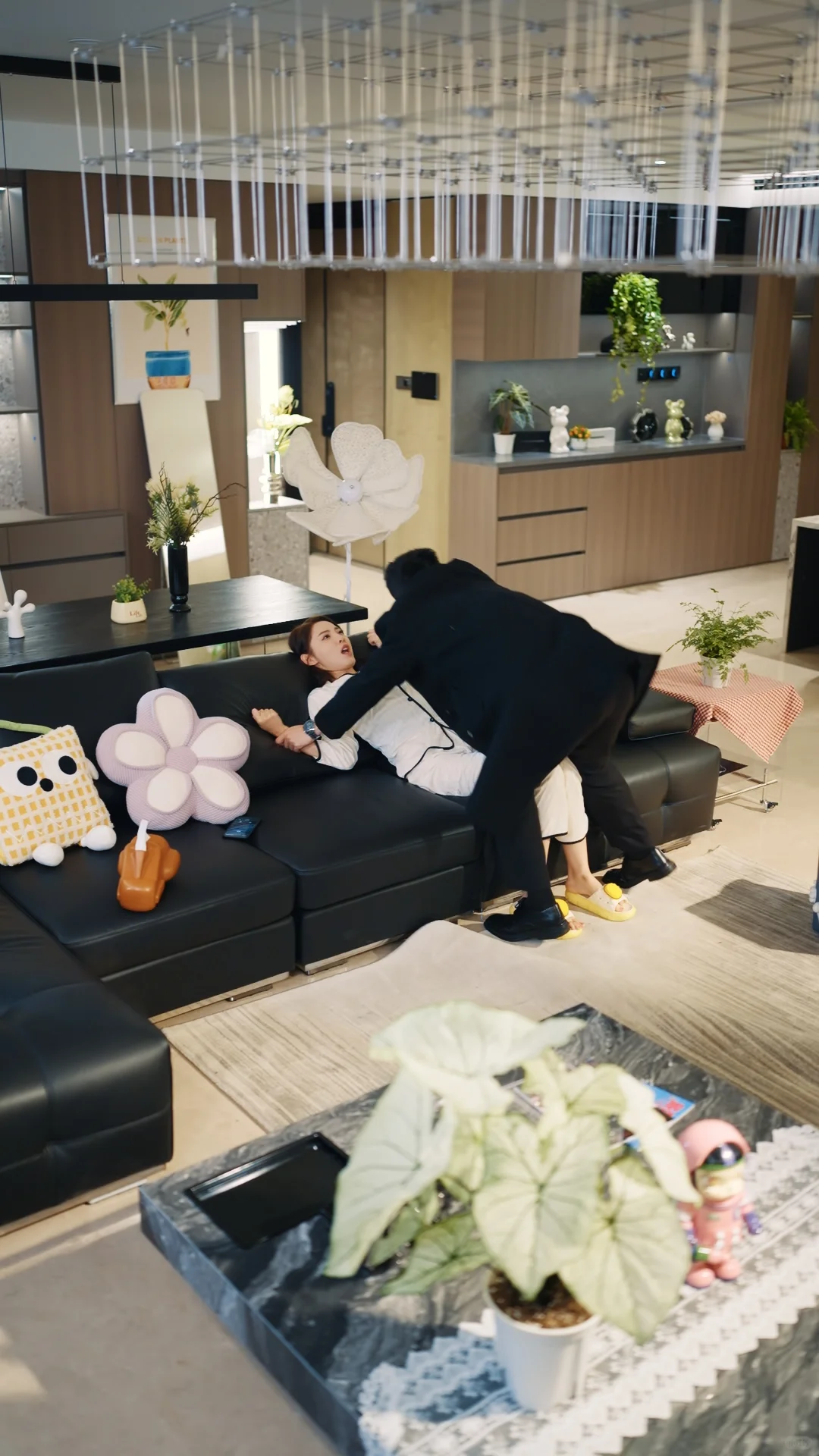 《前男友竟空降成为我老板》调色静帧