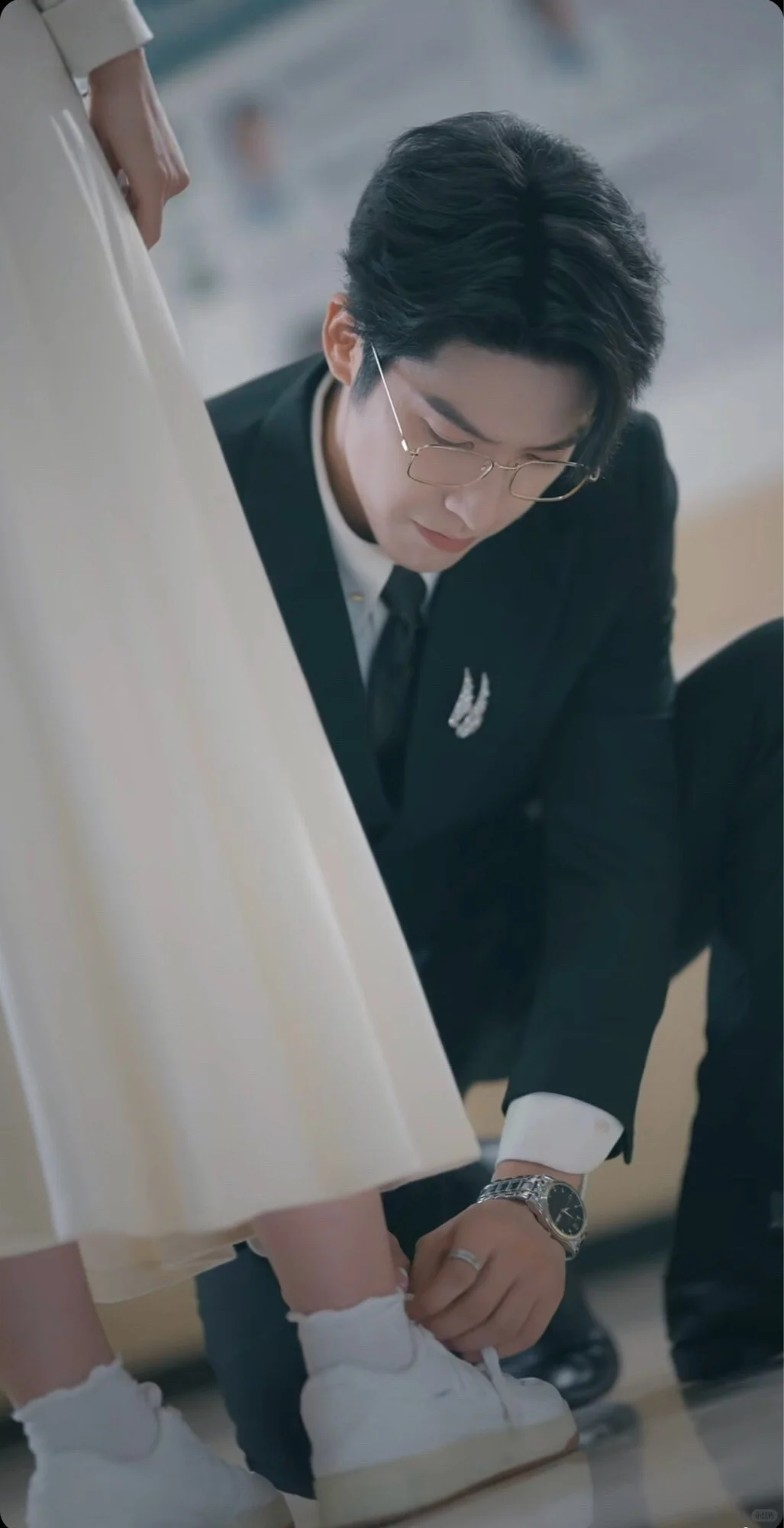 又是熟人下海的感觉🤣演的挺好，吻技不行😂