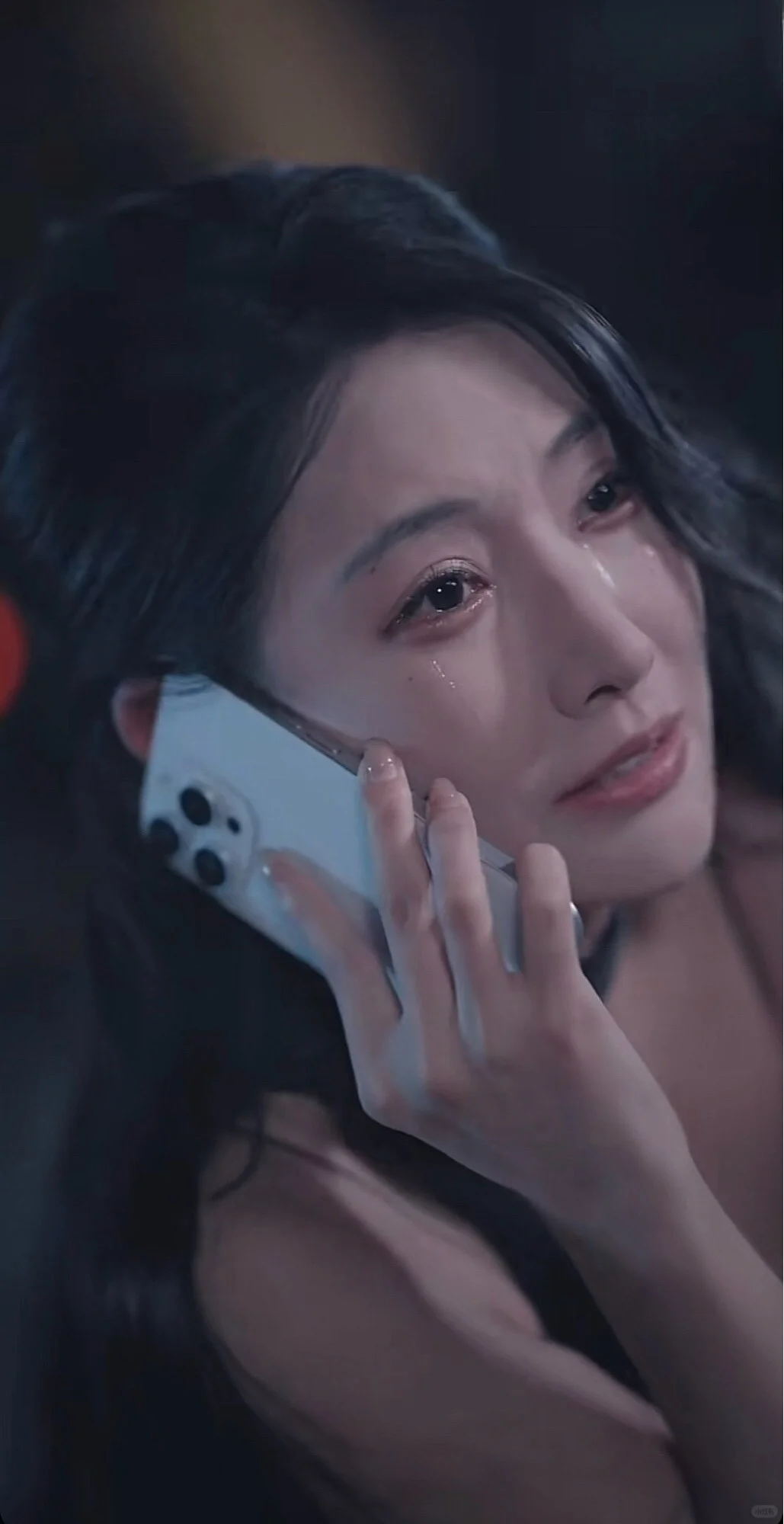 又是熟人下海的感觉🤣演的挺好，吻技不行😂