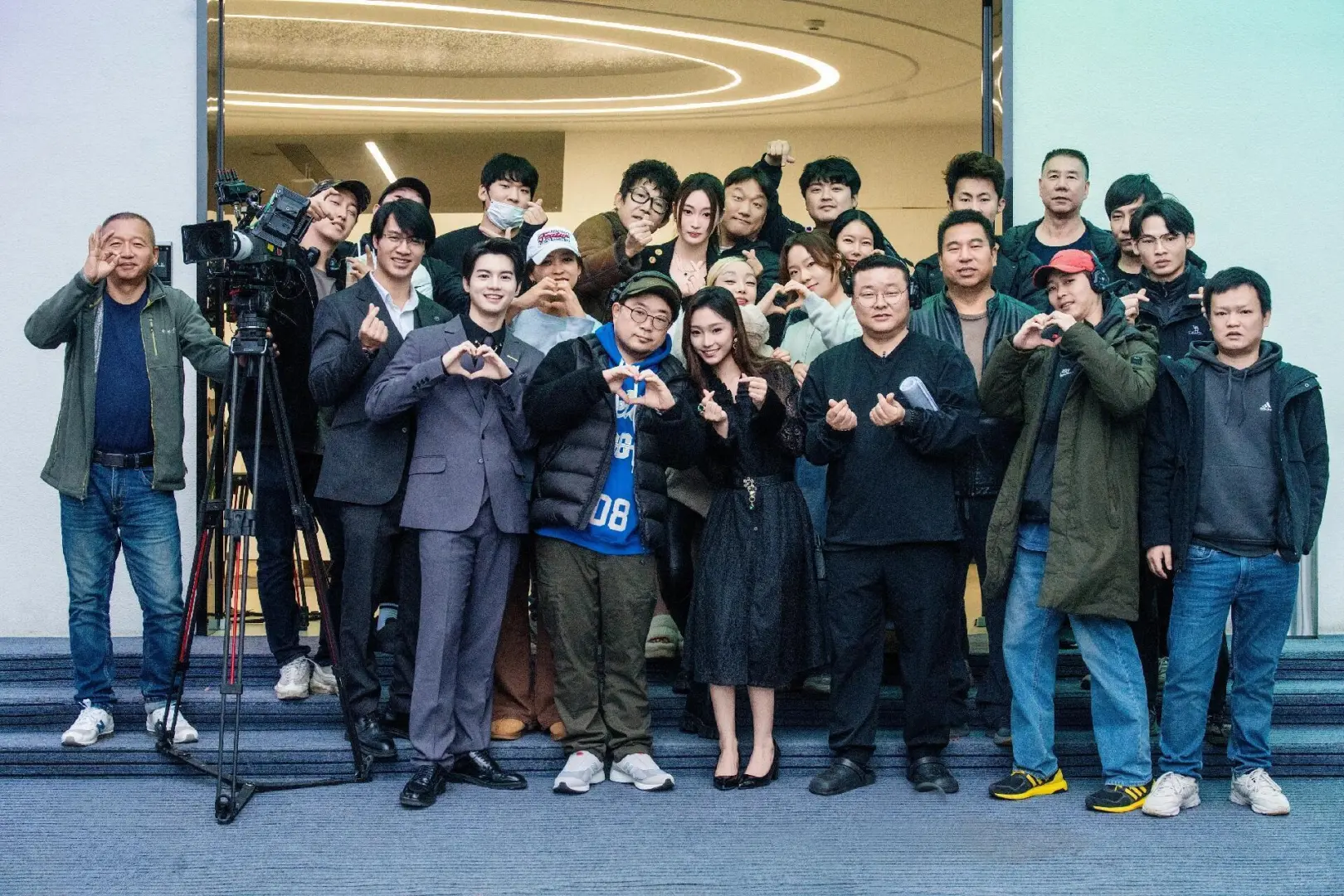 奈飞班底拍短剧有多顶？韩国团队高效拍摄