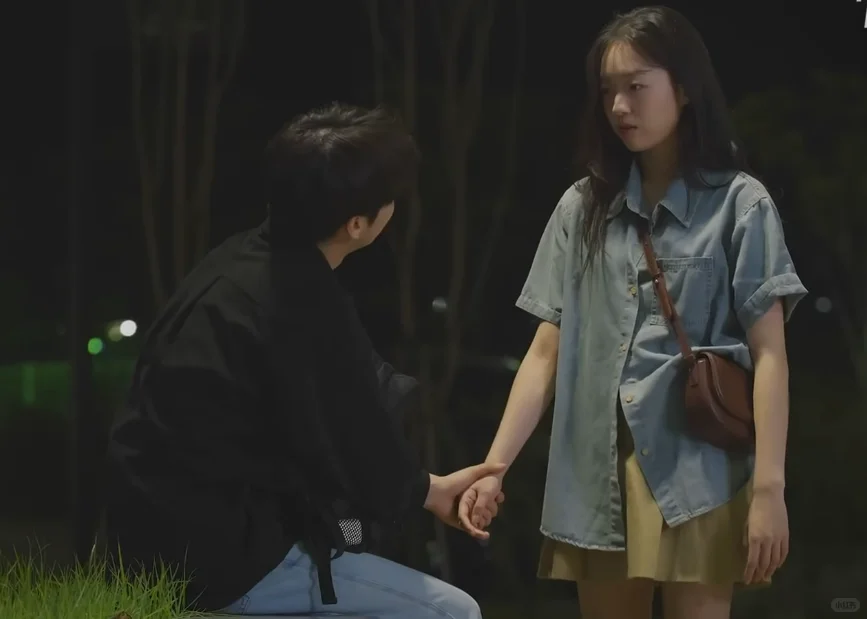 全剧唯一一场吻戏，还是因为做梦