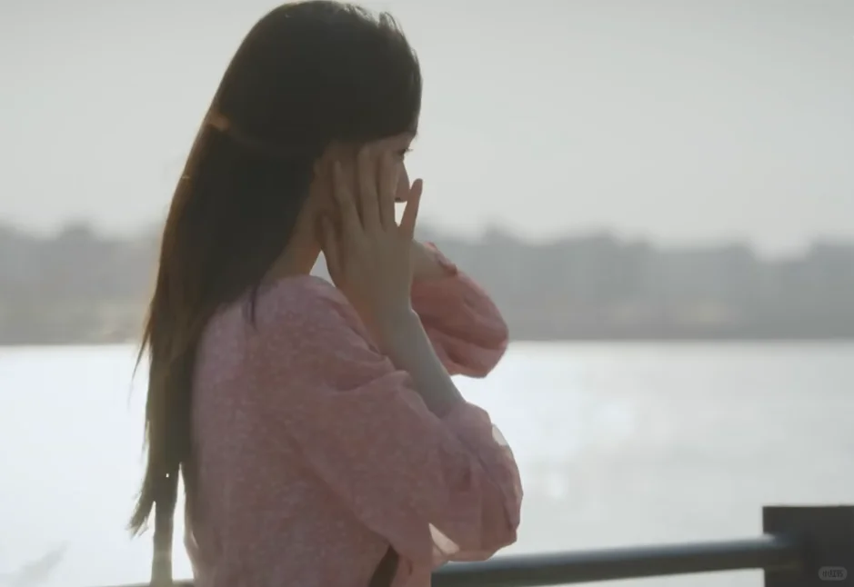 全剧唯一一场吻戏，还是因为做梦