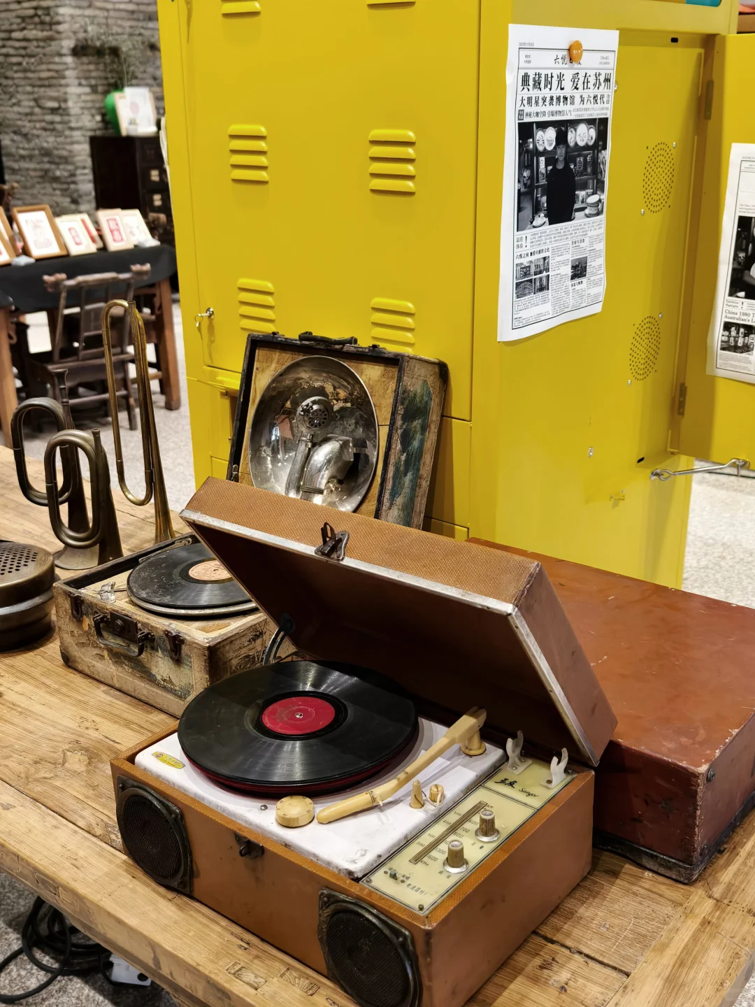 都2025年了！我居然看到80年代的鲜肉和牛马