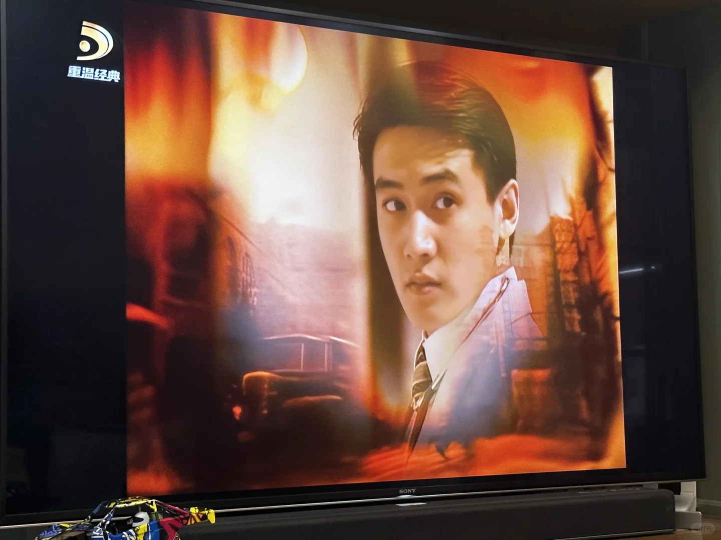 电视居然在播小时候的神剧