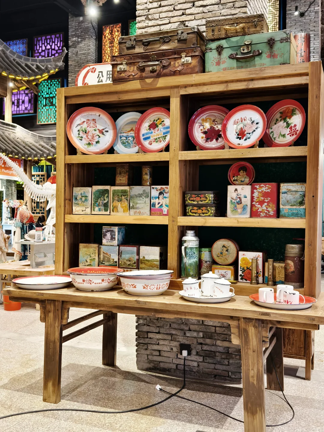 都2025年了！我居然看到80年代的鲜肉和牛马