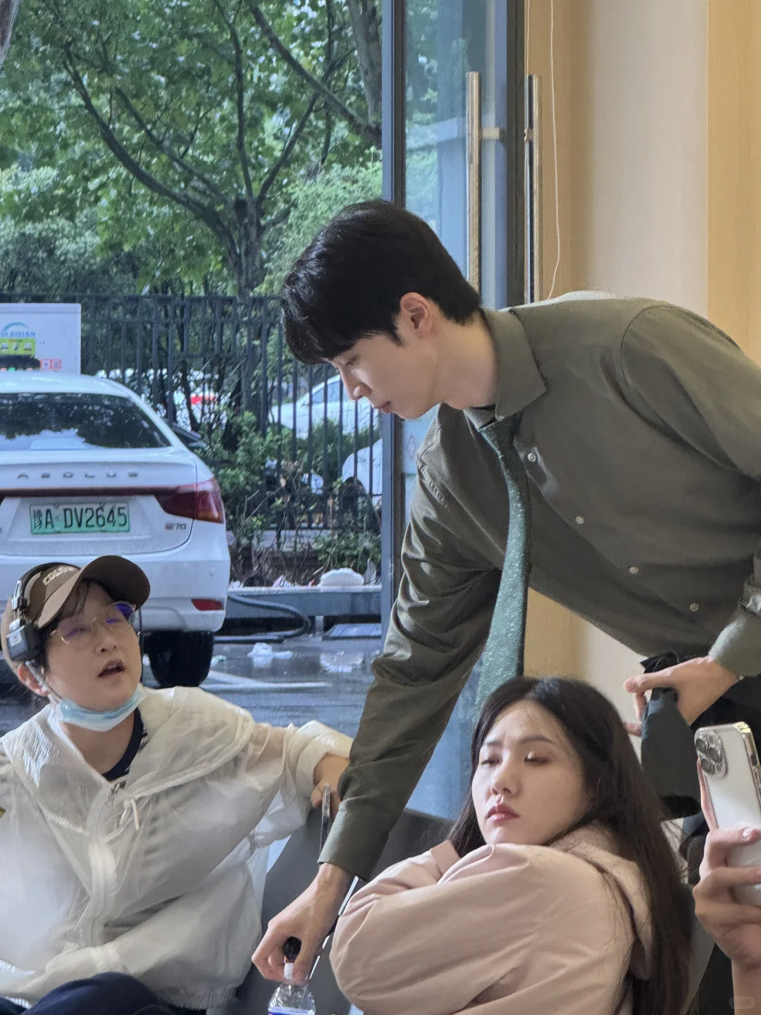 在郑州偶遇拍短剧的韩国人