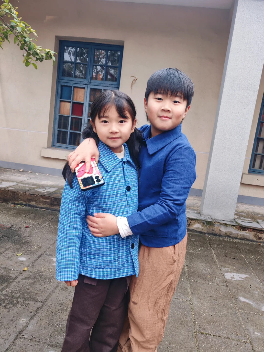 哥哥妹妹穿越80年代拍短剧，速围观