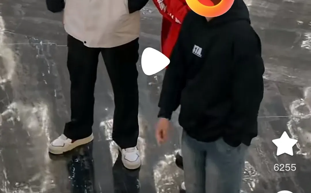 短剧惊现火星卫衣