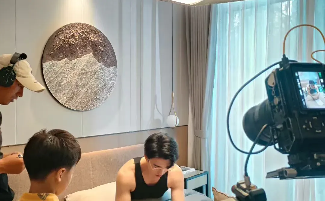 哇哦！这个男主有点帅