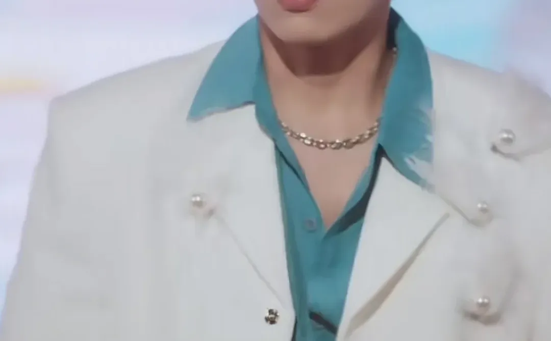 一个人，黑毛和白毛怎么能差这么多