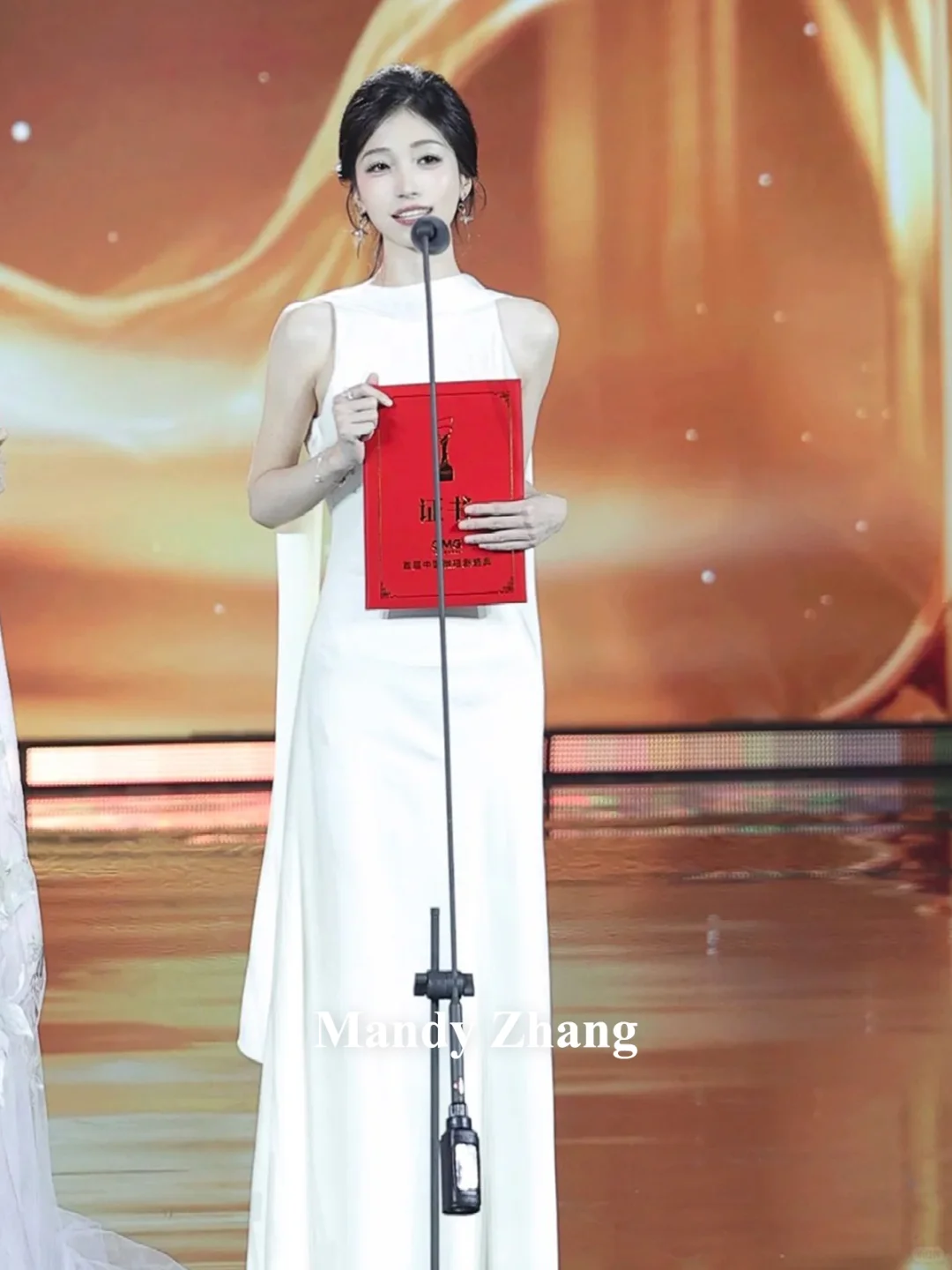 王格格 in MandyZhang | 央妈审美 短剧女王