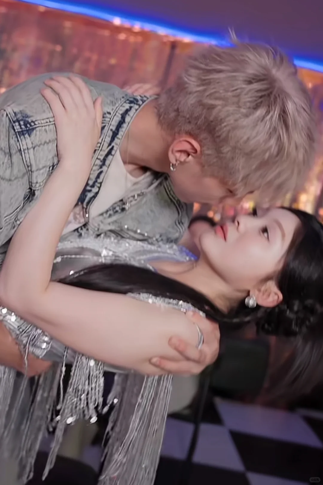 一个人，黑毛和白毛怎么能差这么多