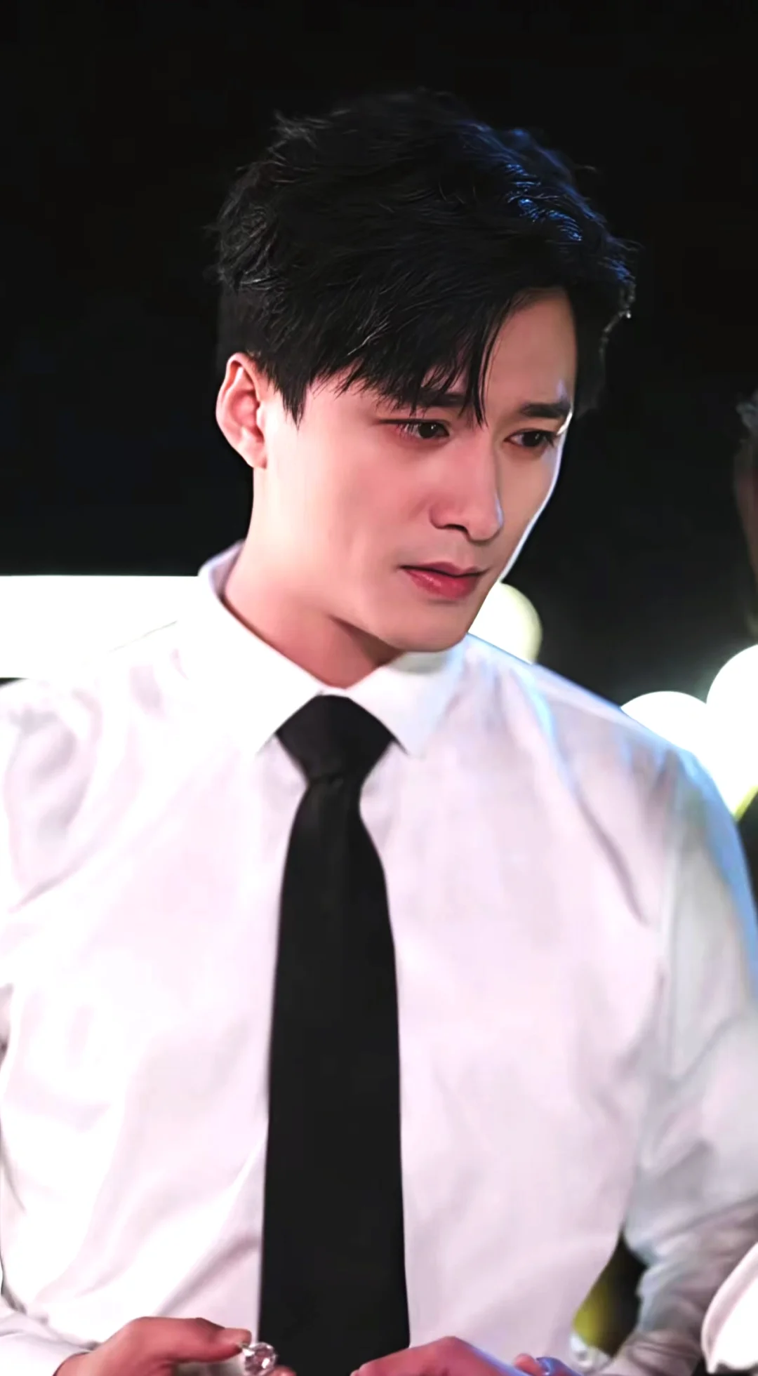 王皓祯&王格格深情演绎悬疑甜宠情爱剧！