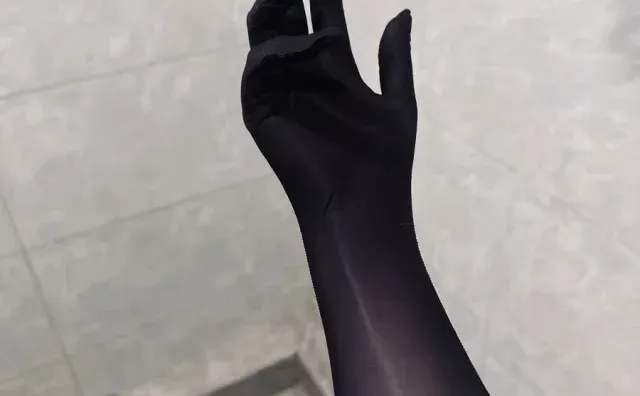 手怎么能黑成这样