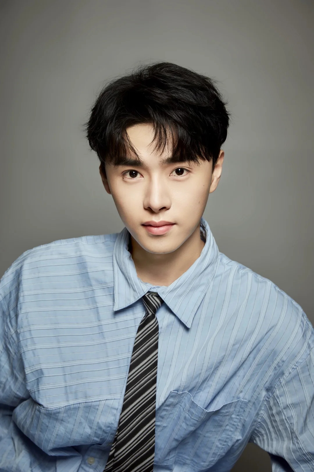 新人演员，求捞呀