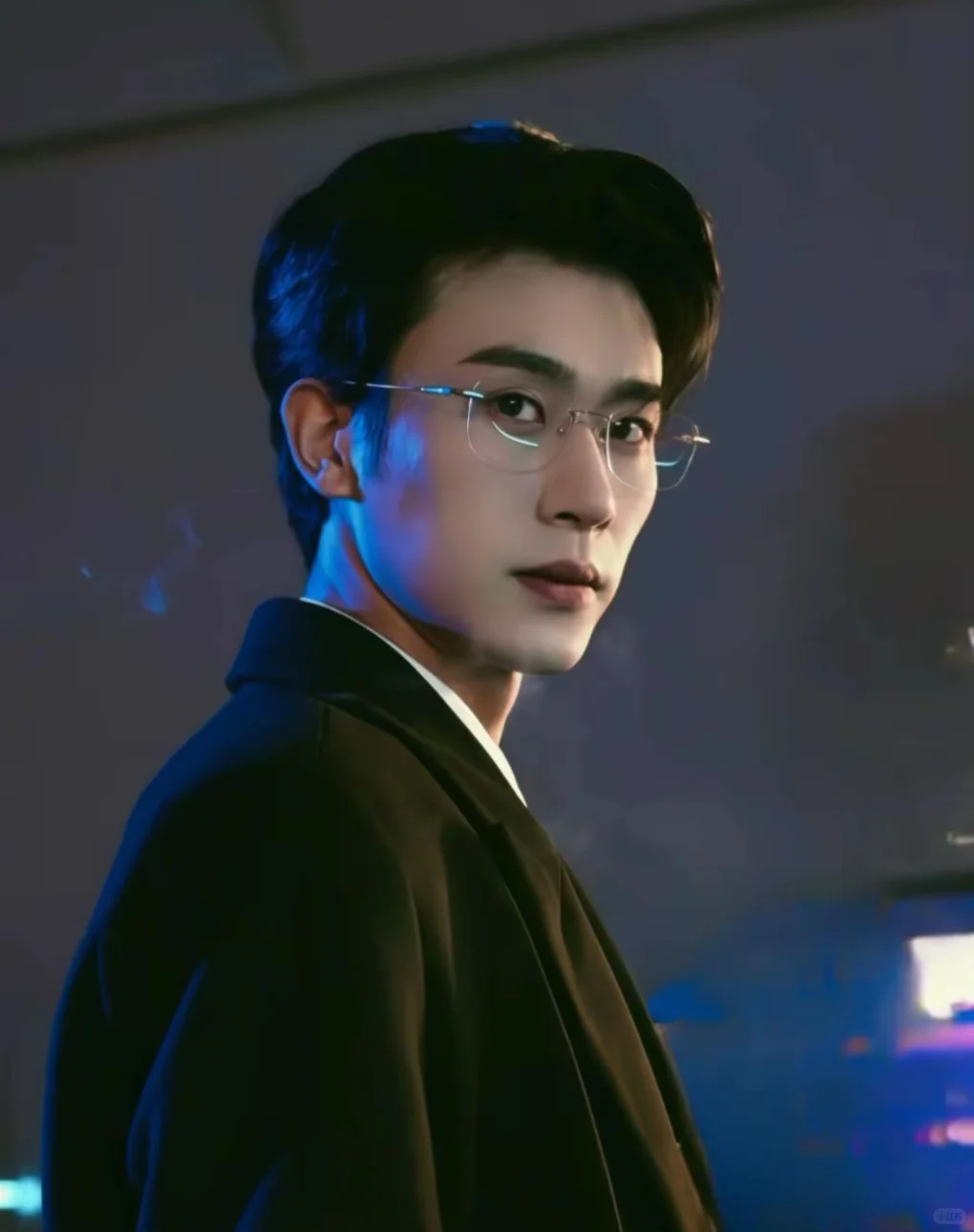 一期一个短剧男演员：沉思